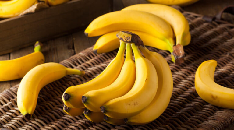 Bananas - Carbohydrates, proteins and fats