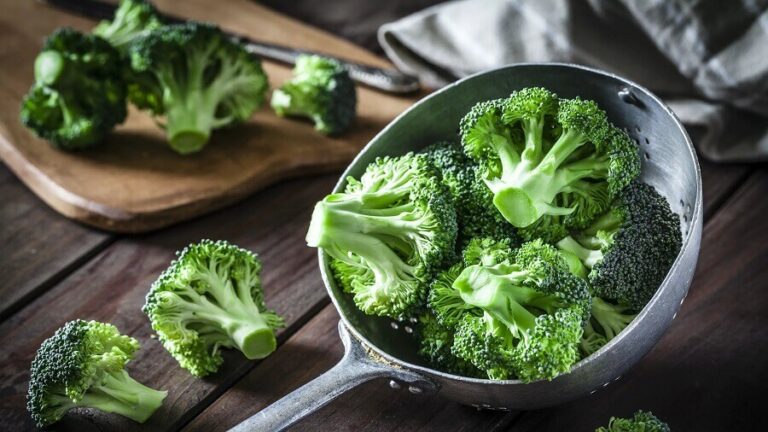 Broccoli Nutritional Value - Carbohydrates, Proteins and Fats